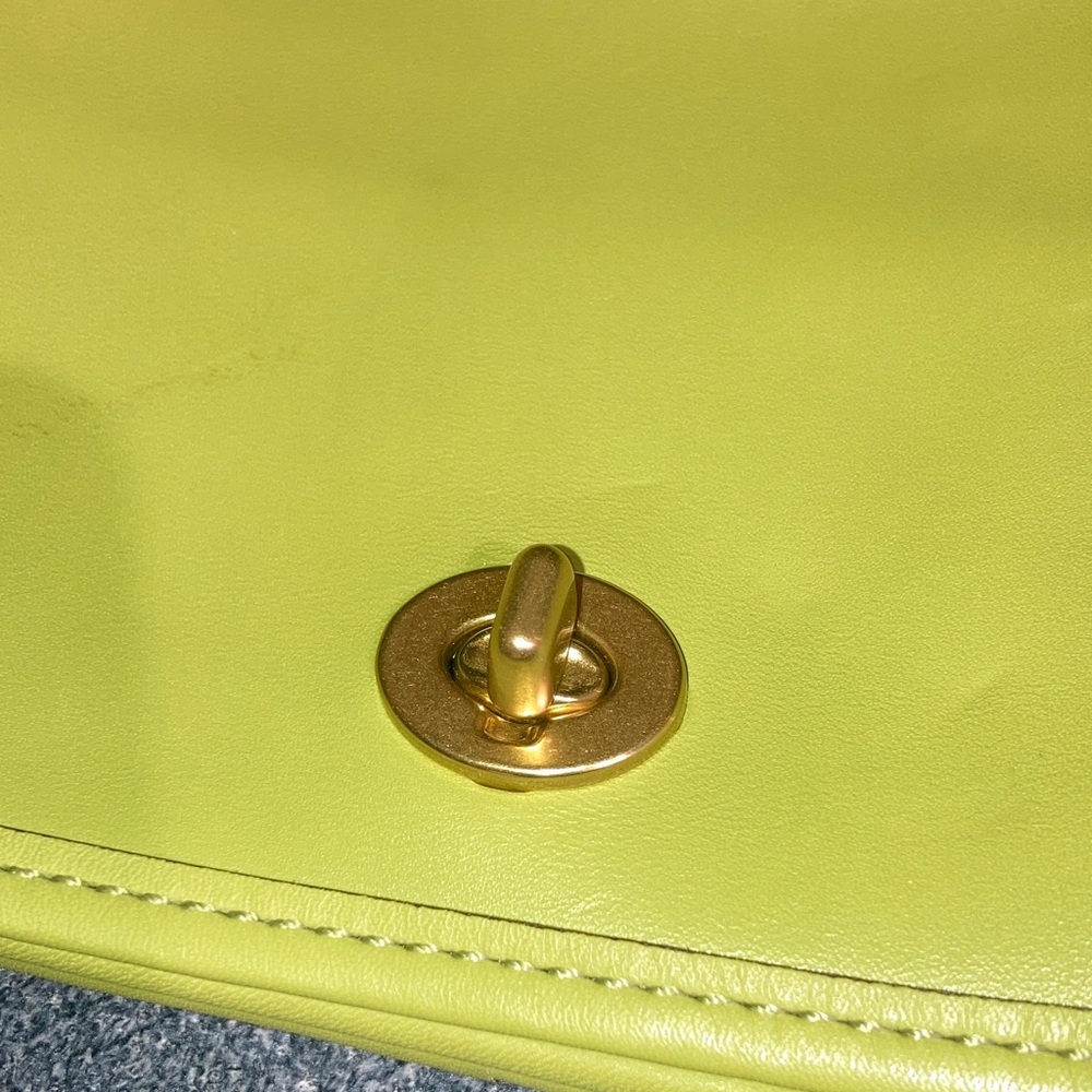 Coach limited edition Lime Green Crossbody Bag - Picture 6 of 7